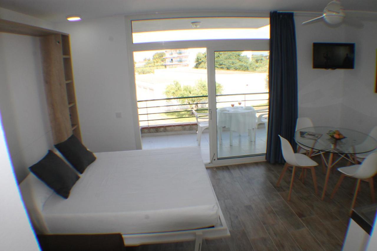 Agi Rescator Apartments Roses Zewnętrze zdjęcie