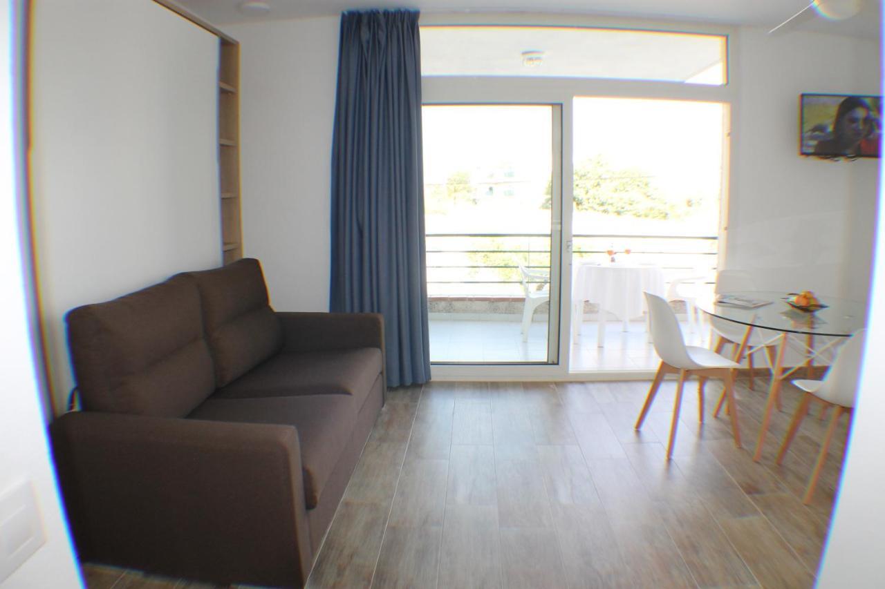Agi Rescator Apartments Roses Zewnętrze zdjęcie