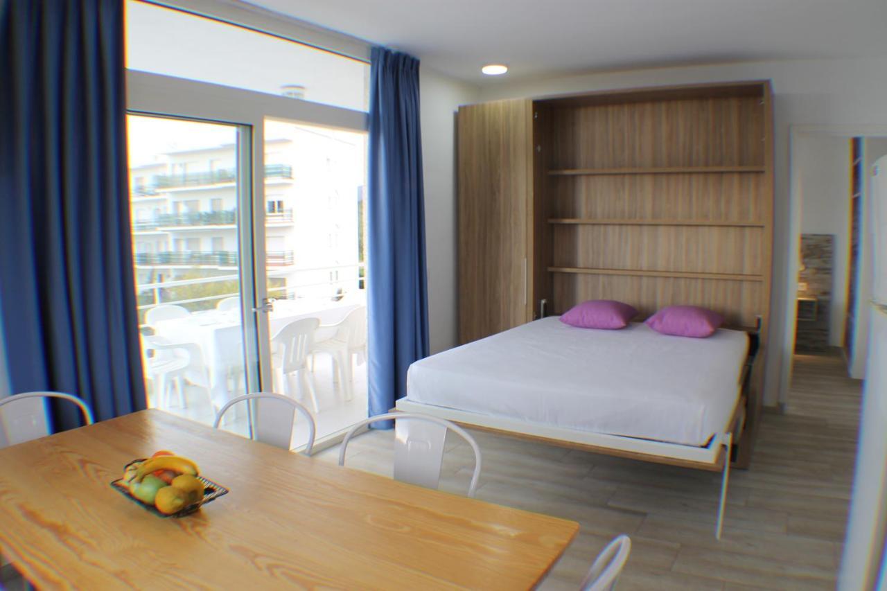 Agi Rescator Apartments Roses Zewnętrze zdjęcie