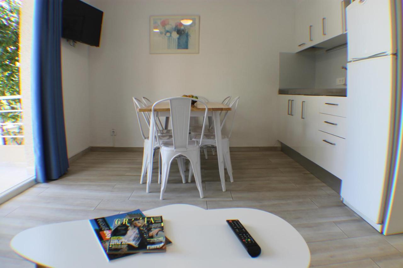 Agi Rescator Apartments Roses Zewnętrze zdjęcie